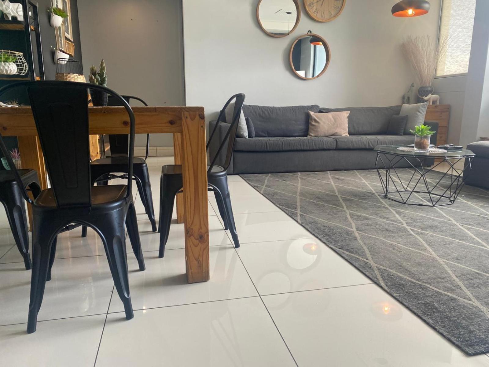 77 On Independence Apartments Windhoek Bagian luar foto